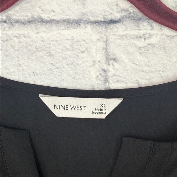 Nine West Black Pleated Blouse Size XL NWT - Picture 2 of 7